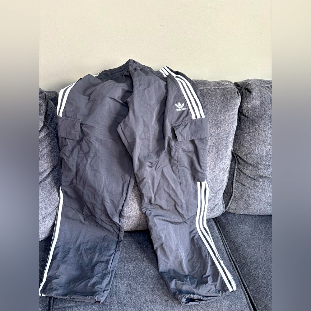 Adidas men’s size medium cargo pants.